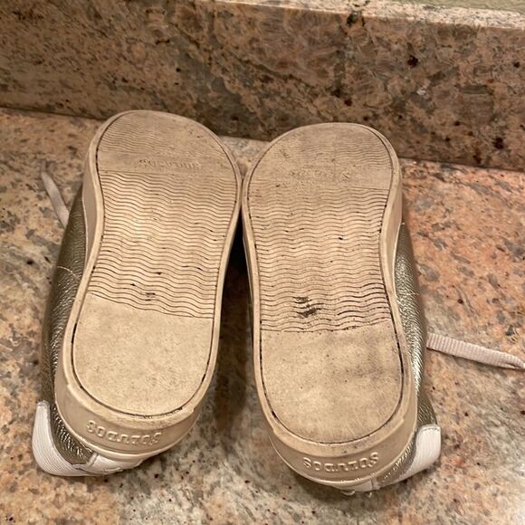 Soludos woman’s gold sparkly tennis shoes - Picture 13 of 14